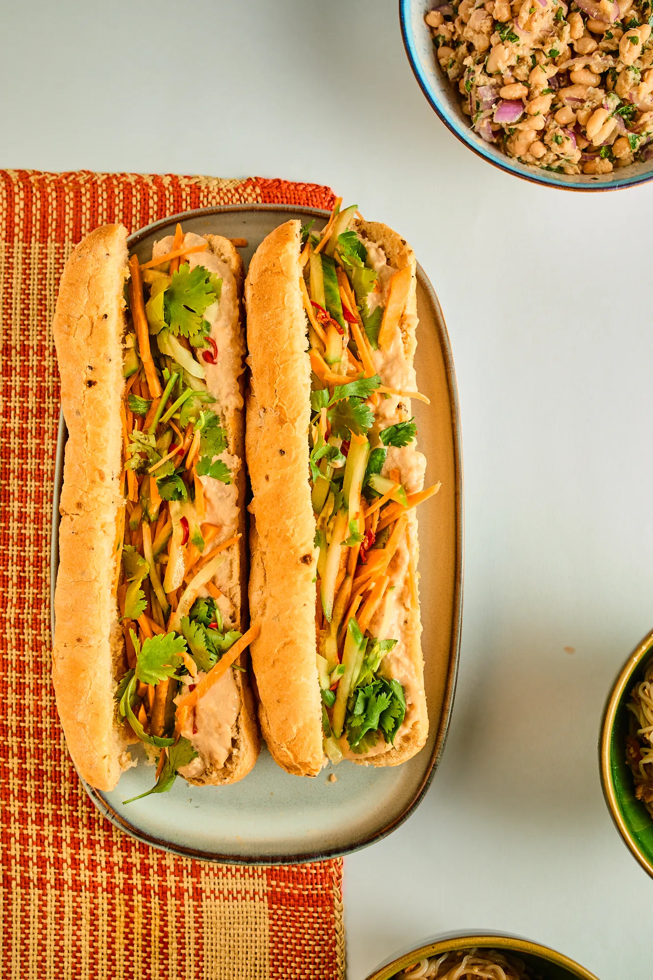 Tonhalas bánh mi szendvics